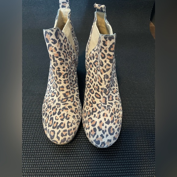 Toms cheetah print Kelsey wedges heeled slip on booties size 10 - Picture 5 of 7